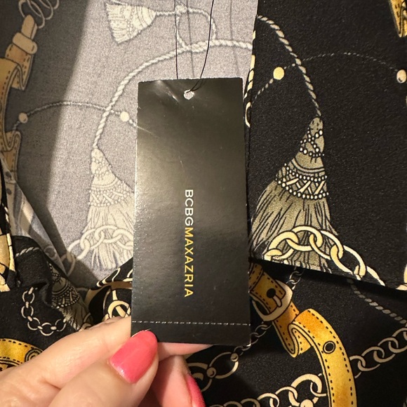 BCBGMAXAZRIA Stylish Size Medium Womens stretchy Shirt - Picture 8 of 10